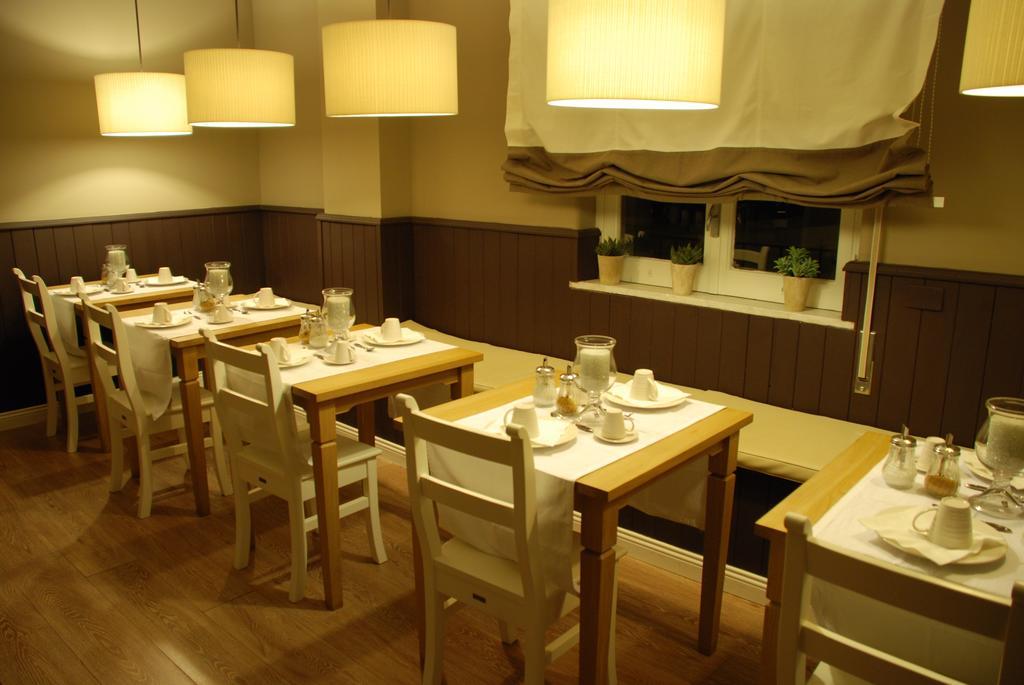 Couette-café Maxim 3*